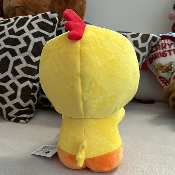 KIDROBOT NISSIN X HELLO KITTY PLUSH IN CHICKEN COSTUME HOLDING NOODLE CUP NWT - Picture 7 of 12